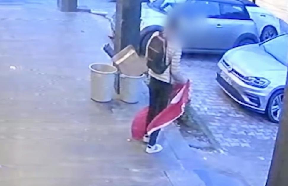 Türk bayrağını söküp yerde sürükleyen şüpheli gözaltına alındı