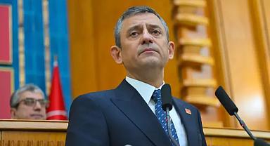 Özgür Özel’den Belediye Başkanlarına “İstifa Etmeyin” Mesajı: “Mesajları Ağlayarak Okuyorum”
