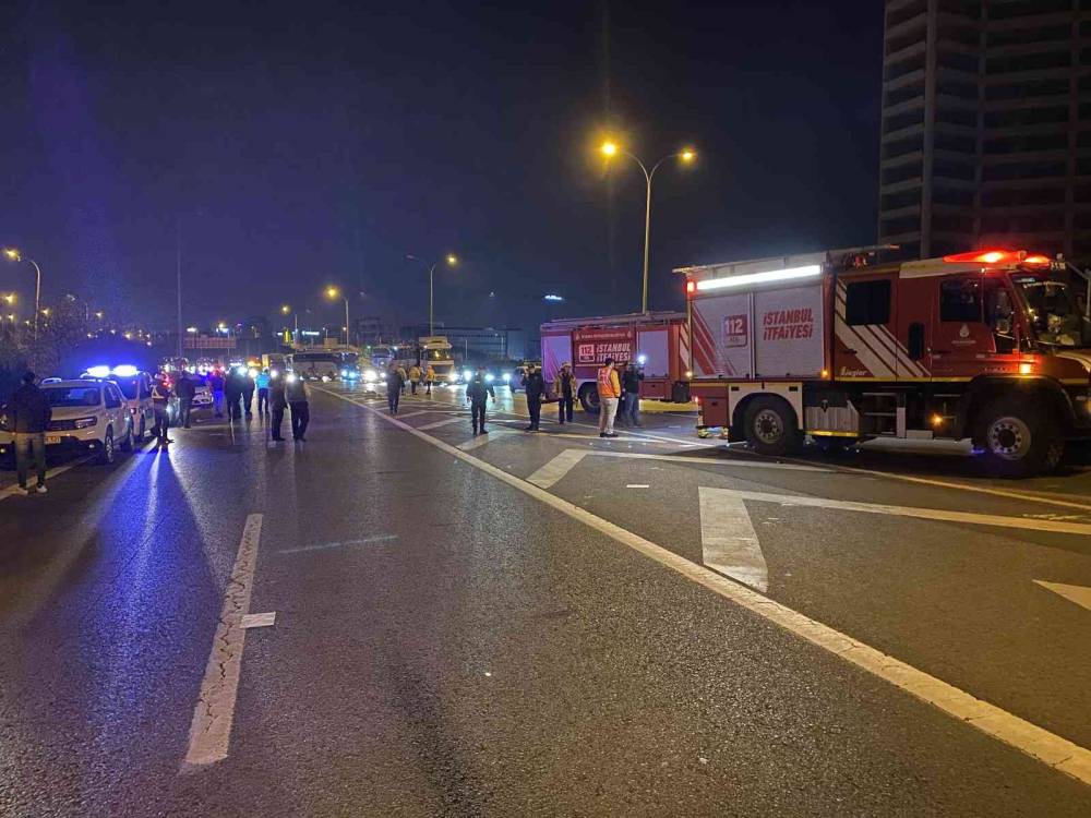 Sancaktepe TEM’de cip ile otomobil çarpıştı: 1 yaralı