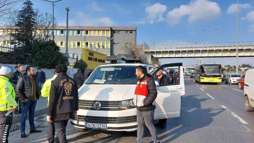 Avcılar’da okul önlerinde asayiş ve güvenlik uygulaması