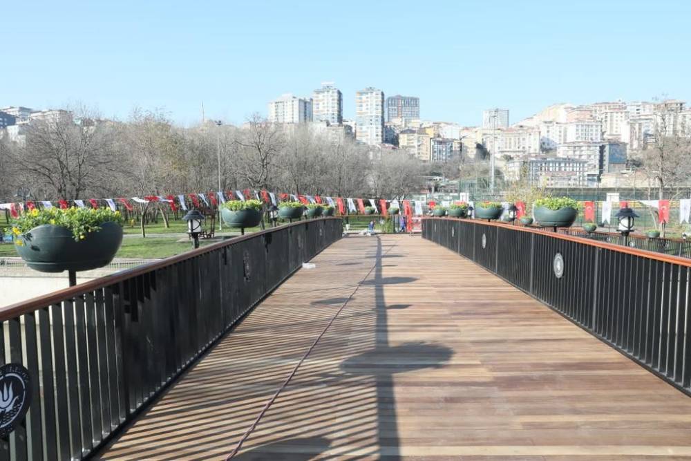Kağıthane Yeşil Vadi Yaya Köprüsü açıldı