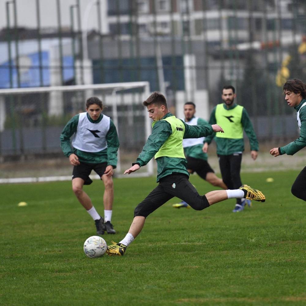 Bursaspor’da mesai başlıyor