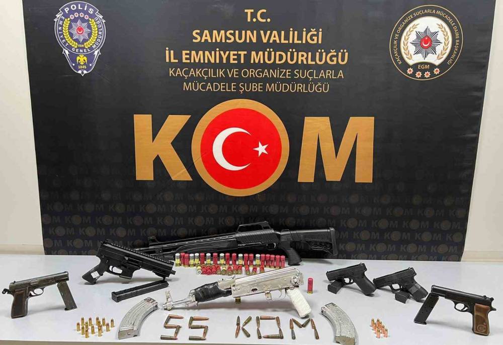 Samsun’da silah operasyonunda 1 Kalaşnikof ve 5 tabanca ele geçirildi: 2 gözaltı