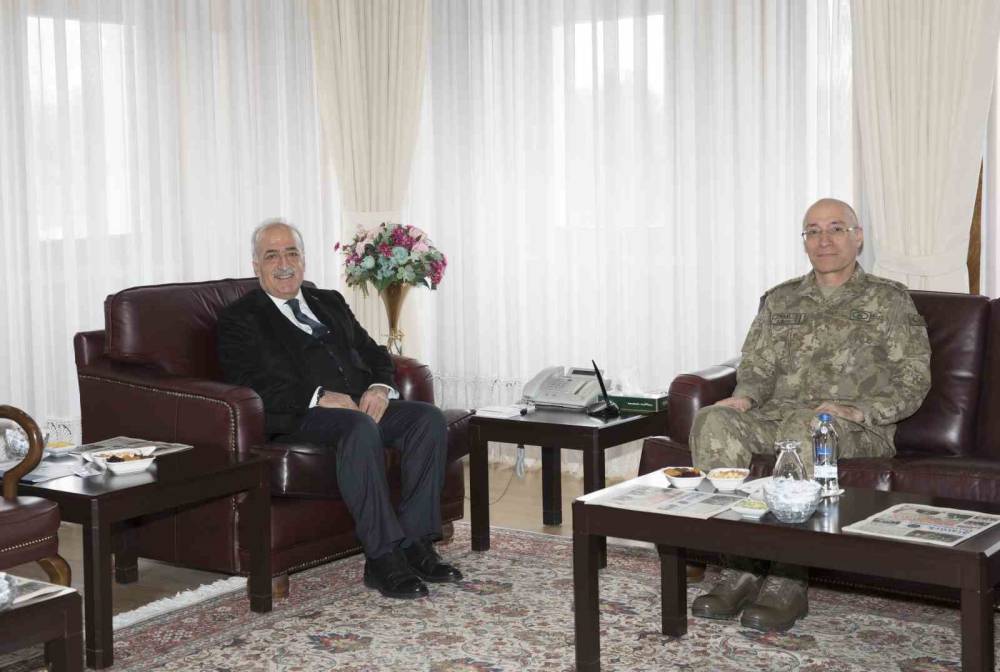 Tümgeneral Fedai Ünsal’dan Rektör Çomaklı’ya iade-i ziyaret