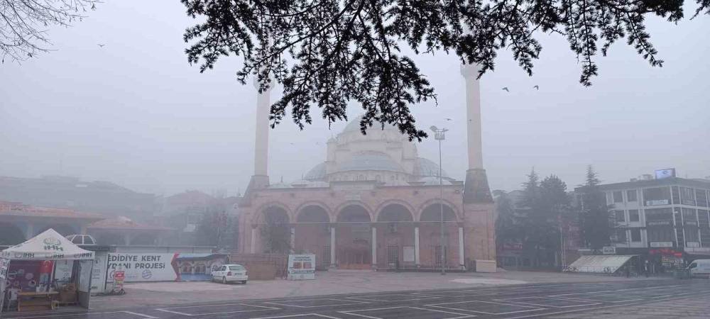 Düzce’de sis günlük yaşamı olumsuz etkiliyor