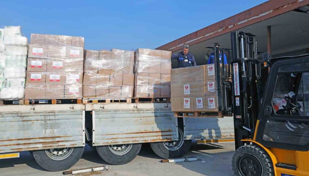 Menteşe’de toplanan yardım kolileri yola çıktı