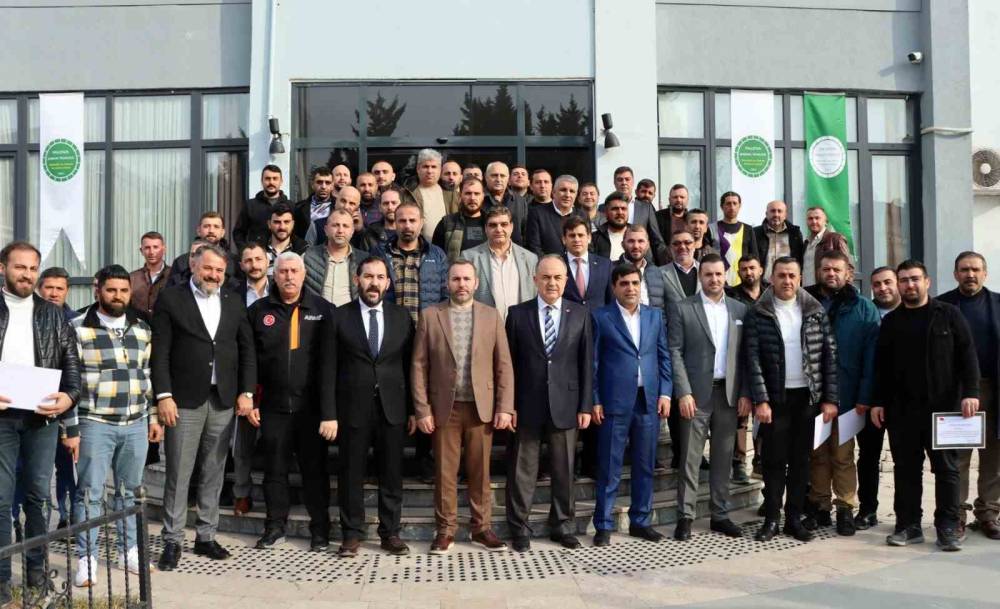 Depremzedelerin yardıma koşan iş makinesi operatörlerine teşekkür belgesi