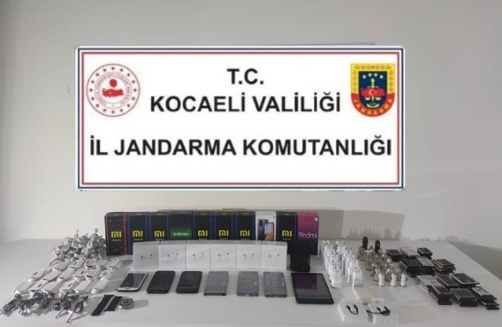 Kocaeli’de 200 bin lira değerinde kaçak elektronik ürün ele geçirildi