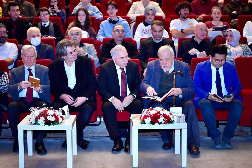 Fatih’te Cemalettin Server Revnakoğlu sempozyumu düzenlendi