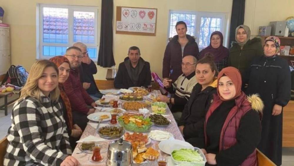 İlkokuluna “Kardeş Okul” projesi çerçevesinde destek sağlandı