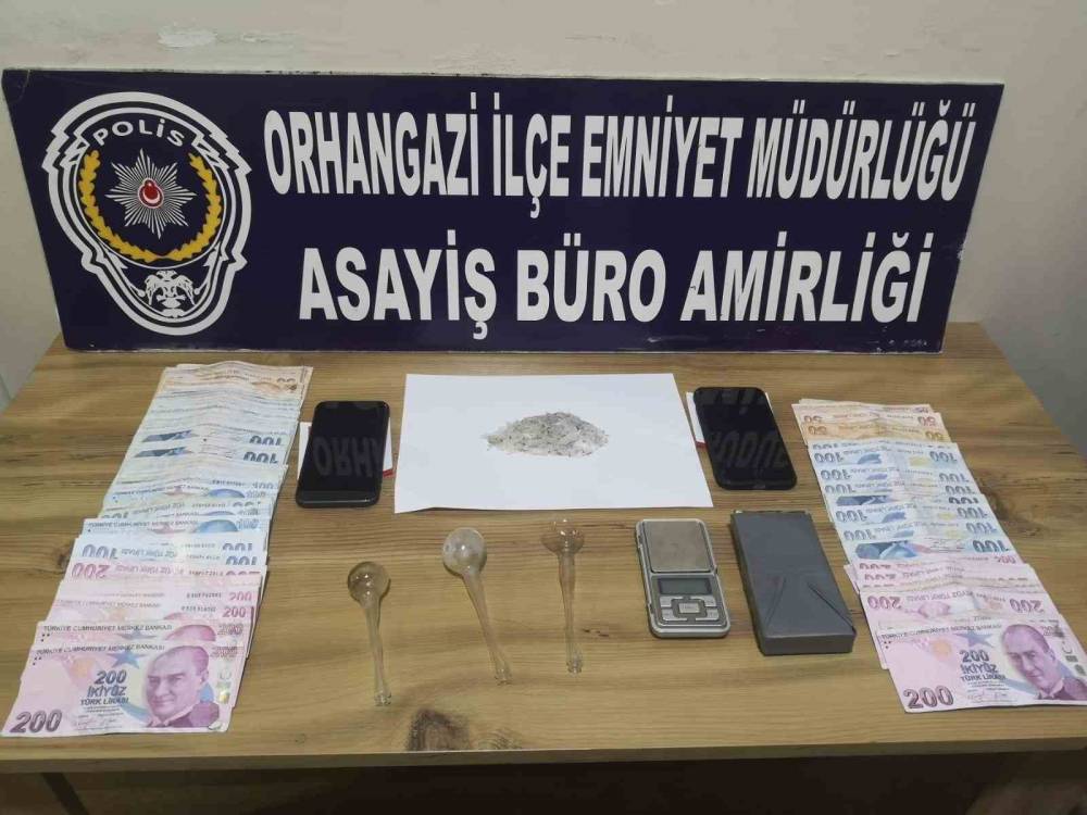 Bursa’da uyuşturucu operasyonu: 2 gözaltı