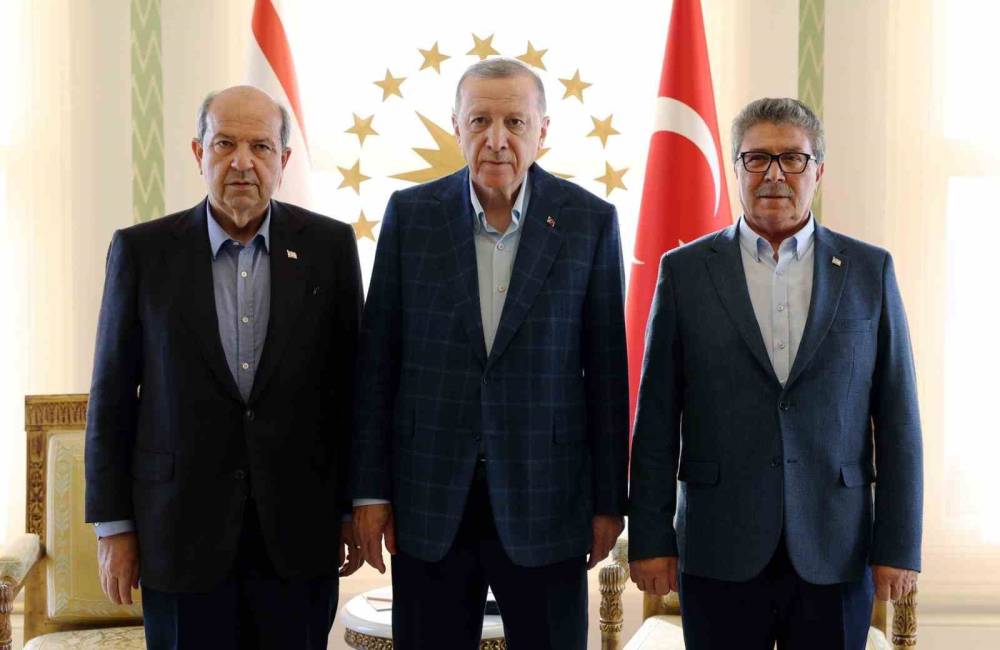 Cumhurbaşkanı Erdoğan, KKTC Cumhurbaşkanı Tatar ve KKTC Başbakanı Üstel’i kabul ediyor