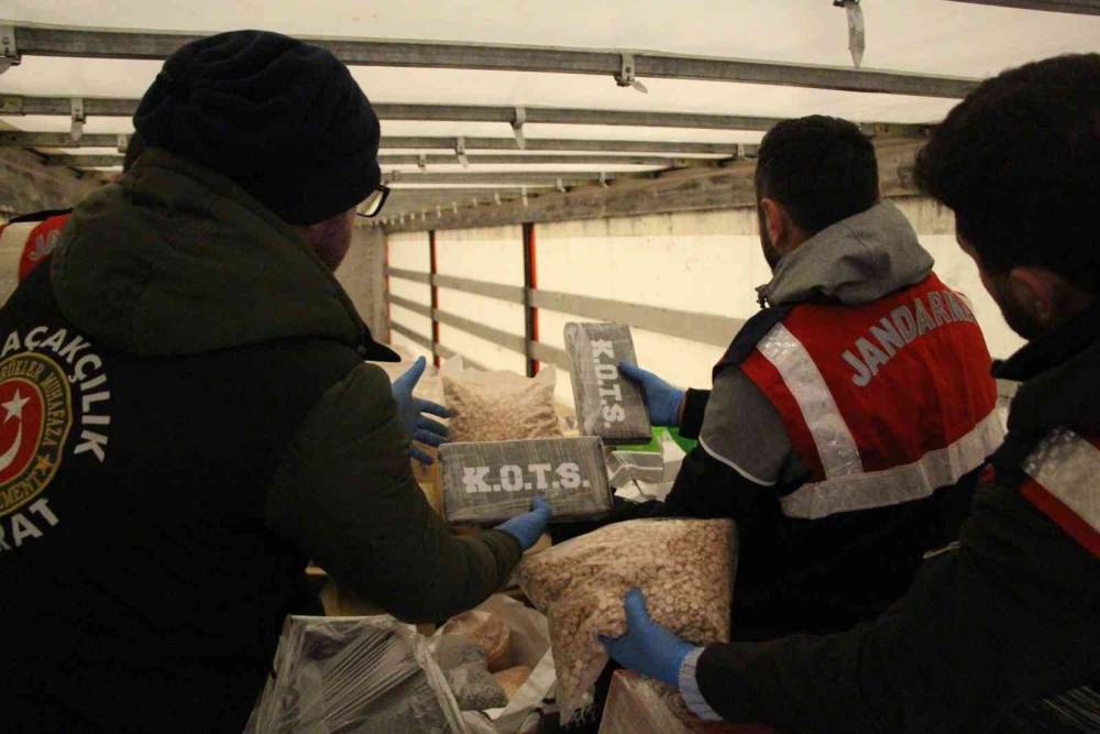 Kapıkule’de operasyon: Tırda 35 kilo kokain ele geçirildi