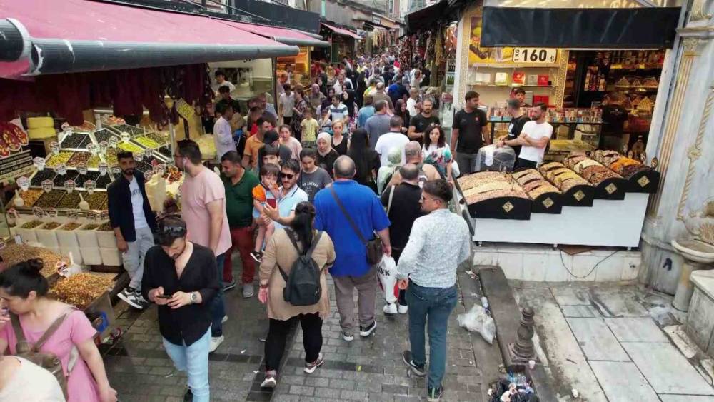 Eminönü’nde bayram hareketliliği