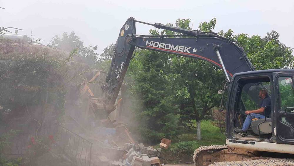 Dilovası’nda kaçak yapıya beton yasağı