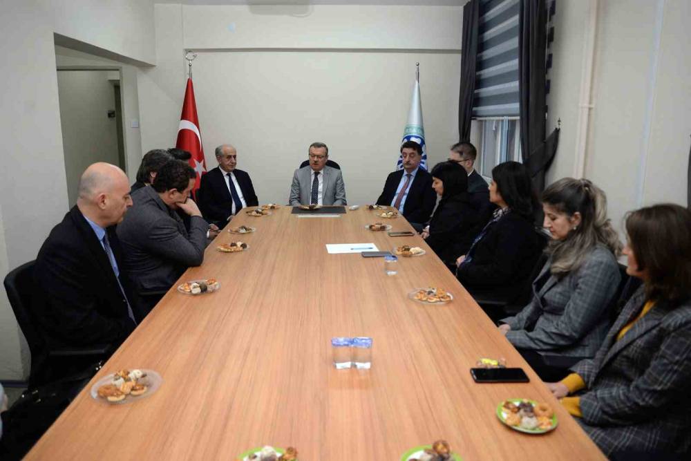 Diş Hekimliği Fakültesi’nde görev değişimi