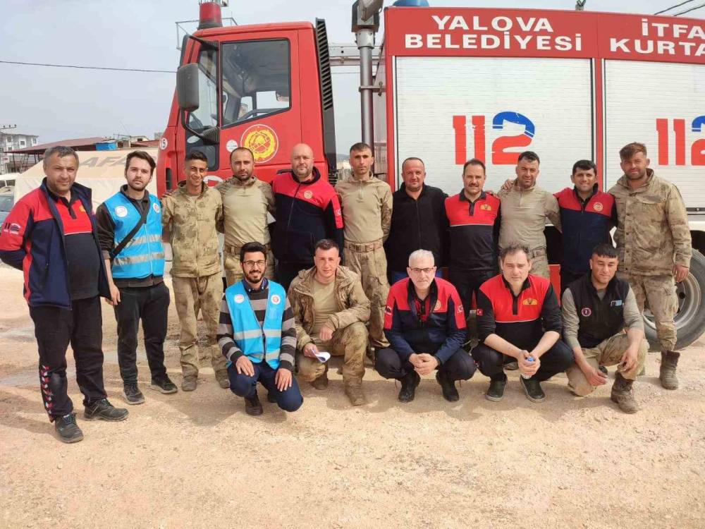 Yalova Belediyesi deprem bölgesine desteğini sürdürüyor