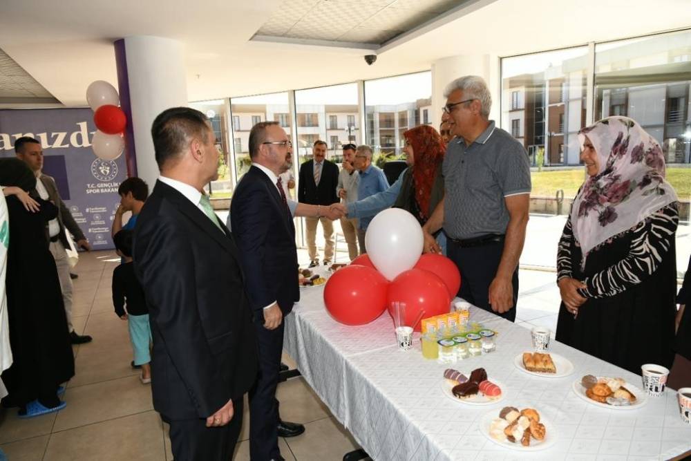 Çanakkale’de depremzedelerle bayramlaşma töreni düzenlendi