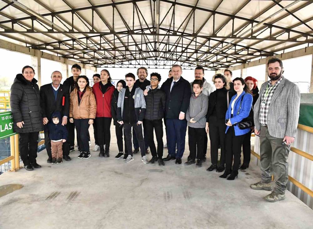 Osmangazi’de en çevreci muhtar ve öğrencilere plaket
