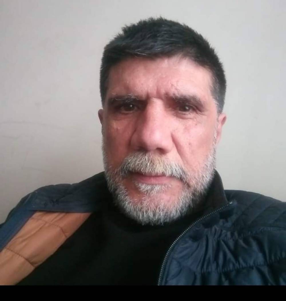 Zeytinburnu’nda taksi şoförü aracının içine ölü bulundu