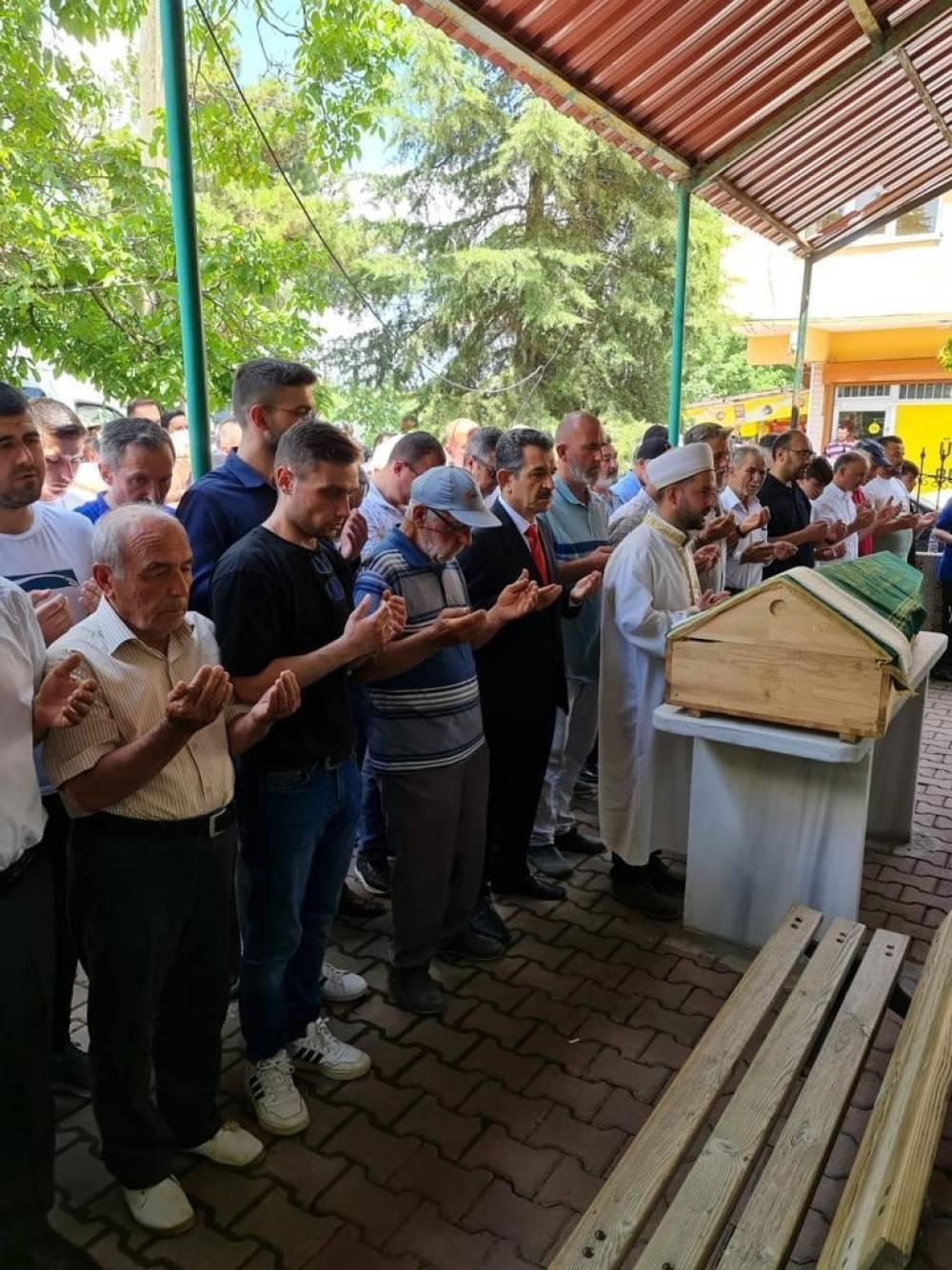 Traktör kazasında ölen ortaokul öğrencisi toprağa verildi