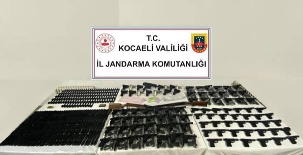 Kocaeli’de bir ayda 28 silah ve 835 silah parçası ele geçirildi