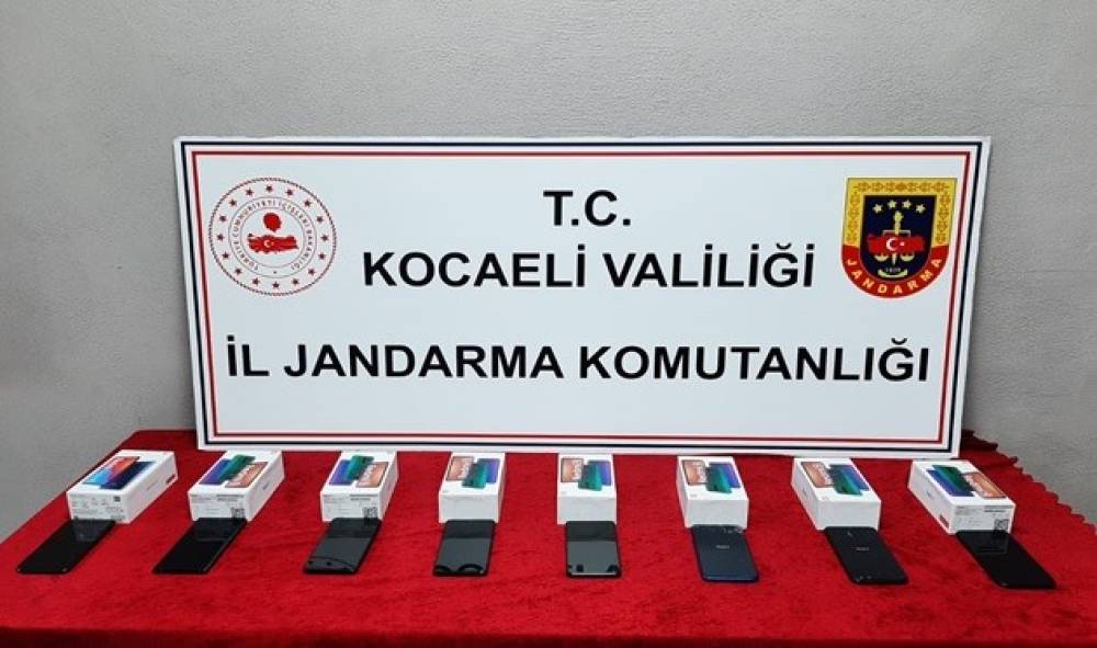 Kocaeli’de 8 adet kaçak telefon ele geçirildi