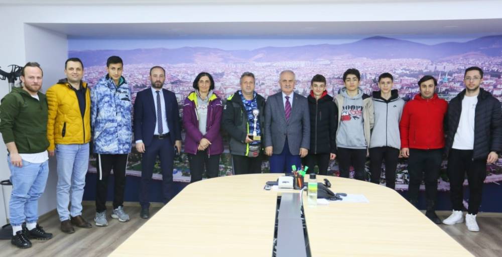 Derincespor Çim Hokeyi Takımı’ndan önemli başarı