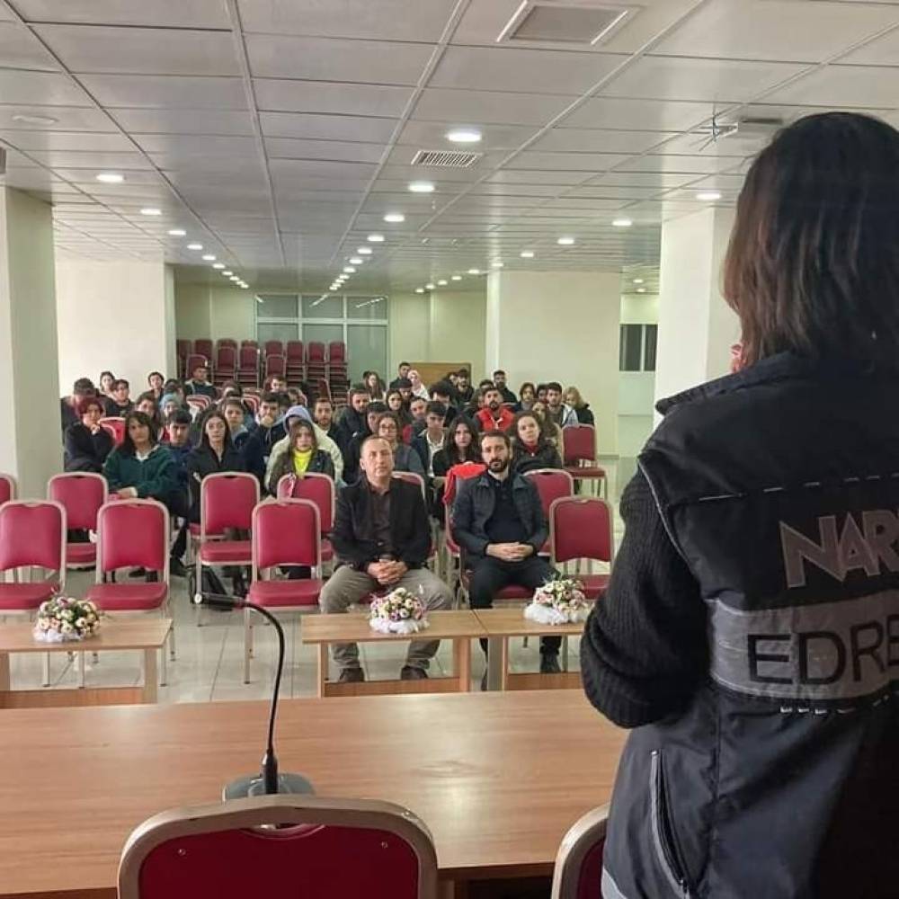 Burhaniye MYO’ da Narko Gençlik Eğitimi