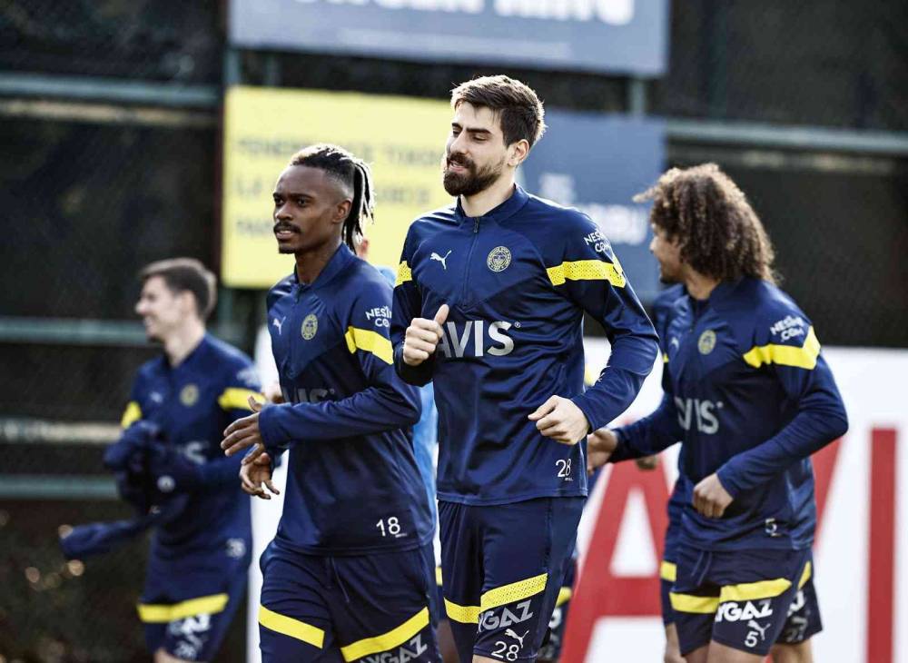Fenerbahçe, Antalyaspor maçı hazırlıklarını sürdürdü