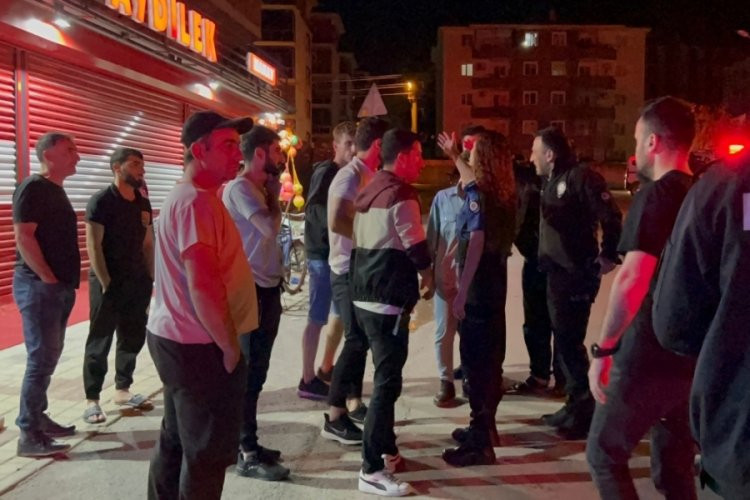 Bursa'da kavgayı ayırmaya gelen polislere saldırı