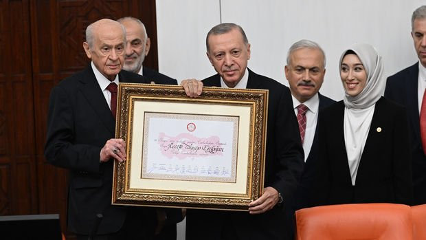 Erdoğan Meclis'te yemin etti